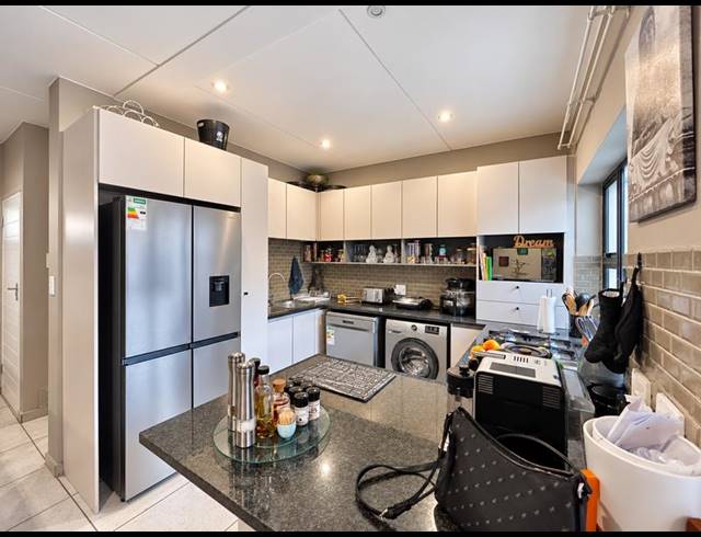 3 BEDROOM TOWNHOUSE FOR SALE IN FERNDALE